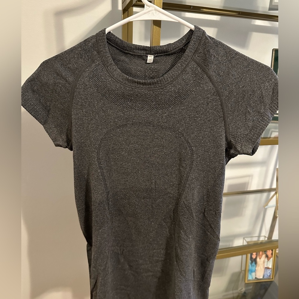 Size 4 lululemon swiftly tech